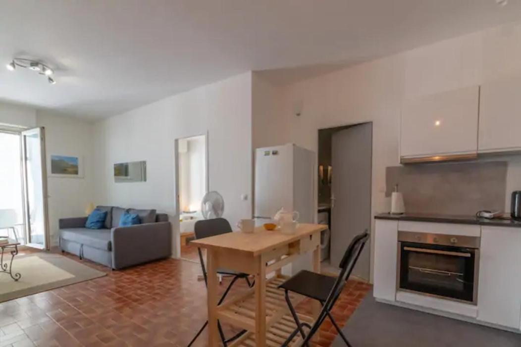 Grand Appartement Lumineux Pour 2 A 4 Personnes A Avignon Intra-Muros Wifi Gratuit Luaran gambar
